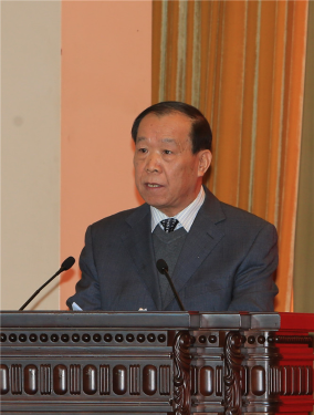 中國(guó)工業(yè)經(jīng)濟(jì)聯(lián)合會(huì)執(zhí)行副會(huì)長(zhǎng)路耀華宣讀表彰決定